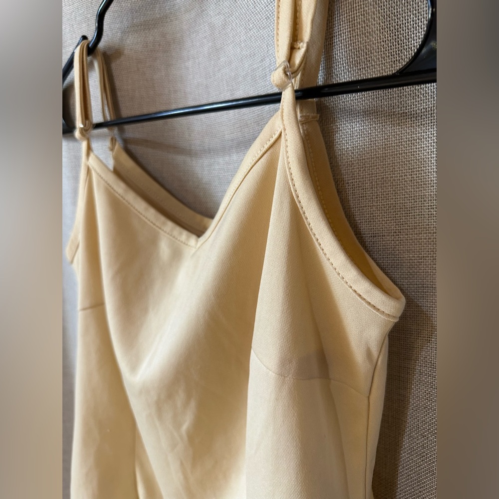 Essentials by Milano•neutral fitted tank top•adjustable straps•medium•buttermilk - Picture 3 of 8